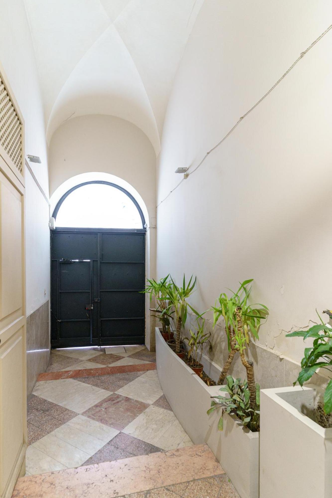 Bed and Breakfast La Finestra Sul Duomo Катания Экстерьер фото